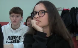 İzmir’de lise öğrencileri, görme engelli arkadaşları için sesli kitap hazırladı