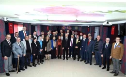 Isparta Belediye Başkanı Şükrü Başdeğirmen Meclis Üyelerine Teşekkür Plaketi Takdim Etti