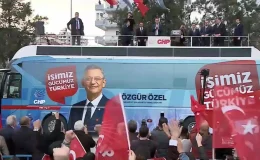 CHP Genel Başkanı Özgür Özel, İzmir’de Halk Buluşmasında Konuştu