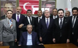 Cumhurbaşkanı Erdoğan, Ağrı AK Parti İl Başkanlığı’nı ziyaret etti