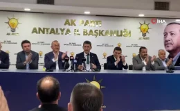 Antalya’da AK Parti’ye katılan 7 bin 841 üyeye rozetleri takıldı
