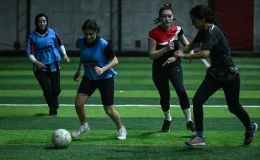 Arkadaşını Al Gel Platformu ile Kadınlar Futbol Maçı Yapıyor