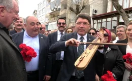 Adalet Bakanı Yılmaz Tunç Amasra’da Kemençe Çaldı