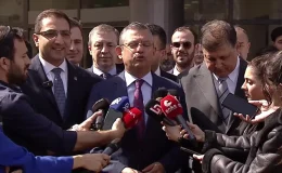 Özgür Özel, İzmir Balçova’da: “Devletin Bütün İmkanları Bir Parti İçin Seferber Edildi.