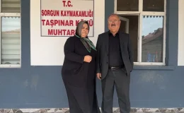 Yozgat’ın Sorgun ilçesinde tek aday olarak seçilen muhtar eşinden mührü devraldı