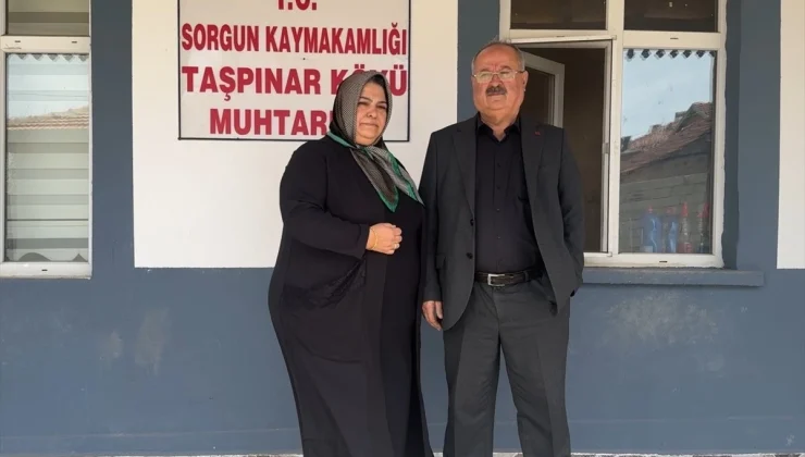 Yozgat’ın Sorgun ilçesinde tek aday olarak seçilen muhtar eşinden mührü devraldı