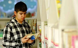Gaziantep’te 12 yaşındaki çocuk, kütüphane sayesinde 400 kitap okudu
