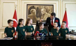 İBB Başkanı Ekrem İmamoğlu, 23 Nisan’da Koltuğunu Öğrenciye Devretti