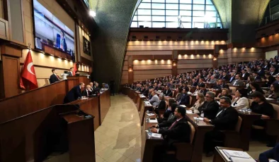 İBB Yeni Dönem İlk Meclis Toplantısı Gerçekleştirildi