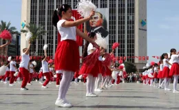 İzmir’de 23 Nisan Ulusal Egemenlik ve Çocuk Bayramı Coşkuyla Kutlandı