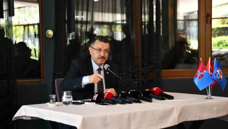 Trabzon Büyükşehir Belediye Başkanı Ahmet Metin Genç, raylı sistem protokolünü imzalayacak