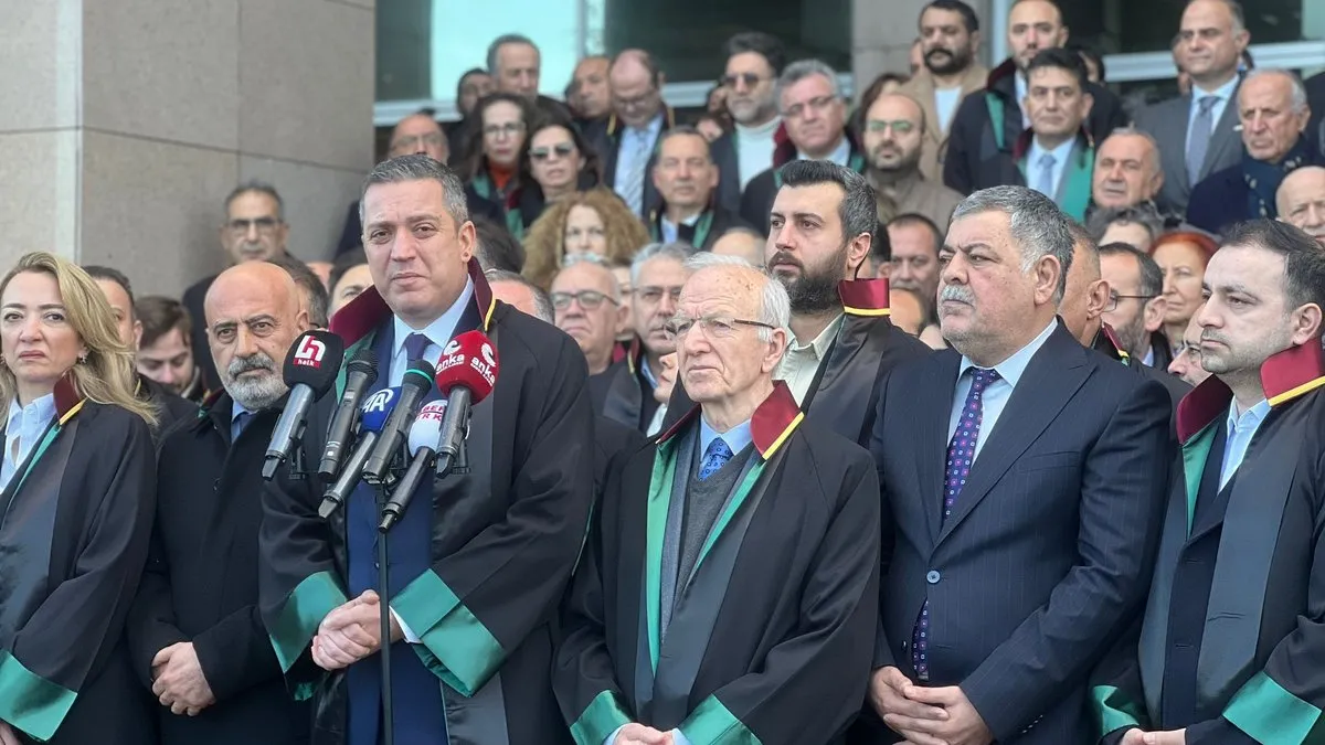 Terör propagandasıyla suçlanan Baro Başkanı İbrahim Kaboğlu ve yönetimi savcılığa ifade veriyor